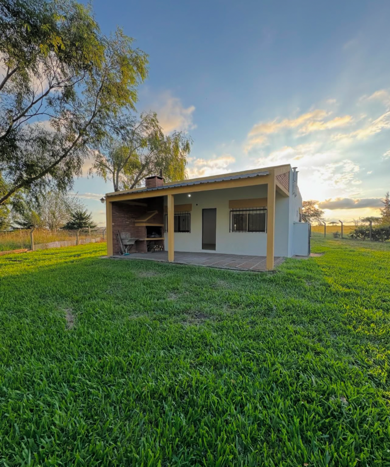 CASA CON GRAN TERRENO